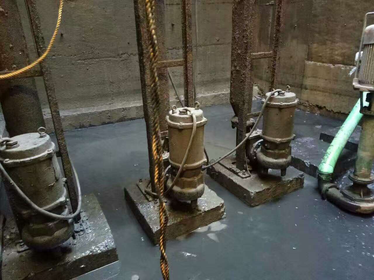昌图污水池清理